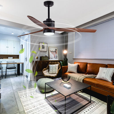 Holzblätter europäische Deckenventilatoren mit Lichtern Gleichstrommotor Dekorativ