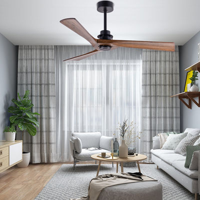 Dekorierter 3-Blatt-Holzdeckenventilator mit Licht und Fernbedienung