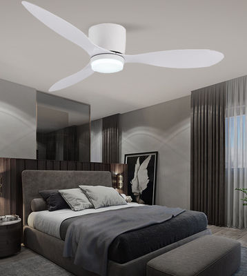 DC ABS Hängender Deckenventilator mit Licht 52 Zoll Drei-Klingenventilatoren